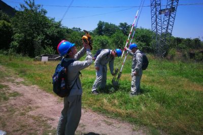 湖北電力：高溫下巡線，為軍運(yùn)會(huì)保駕護(hù)航