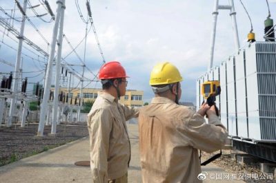 盱眙縣供電公司110千伏梁營(yíng)變電站進(jìn)行巡視、測(cè)溫