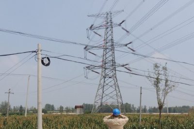 500千伏艾姚、艾湖線開展保電特巡工作