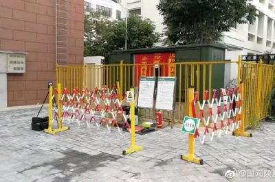 紅旗東路的紅光嘉苑進行電纜敷設(shè)工作