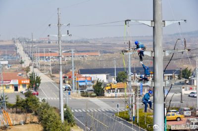 35千伏林合線路設(shè)備進行集中清掃消缺