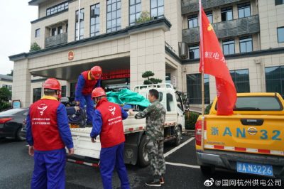 啟動應急發(fā)電車全力搶修供電不“?！? title=
