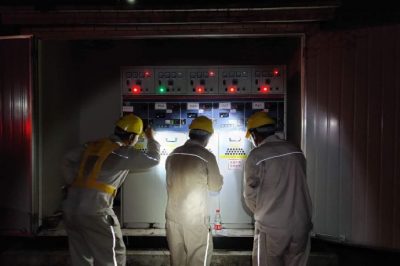 對南川工業(yè)園區(qū)的環(huán)網柜，開閉所，電纜溝進行夜間巡視及紅外線測溫