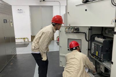 對(duì)康緣養(yǎng)生谷竣工完成的配套電氣設(shè)備、線路開展驗(yàn)收工作