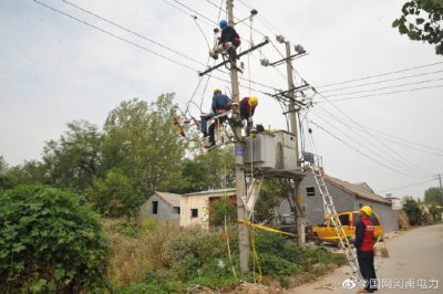 對10千伏和供5程臺線開展集中檢修，更換斷路器，安裝配變安裝