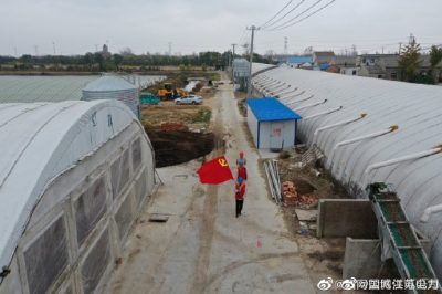 檢查養(yǎng)雞場用電設(shè)備，全力做好養(yǎng)殖基地跟蹤服務(wù)工作