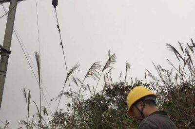 對(duì)輸電線路開(kāi)展無(wú)人機(jī)巡檢
