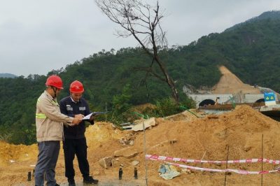 為開春高速的隧道、高速出入口永久用電做勘查工作和設(shè)計供電方案