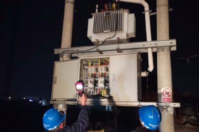 在夜間電力負(fù)荷高峰期對(duì)變壓器、線路進(jìn)行巡視
