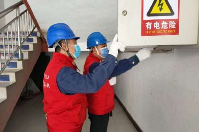 對轄區(qū)“煤改電”用戶電力線路、設(shè)備、表計等進行排查消缺