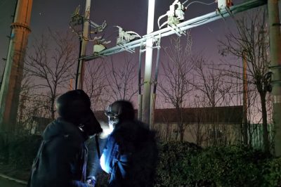 對轄區(qū)內(nèi)的線路、設(shè)備進行夜間高負荷時段紅外測溫工作