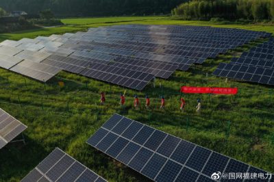 義務檢查光伏板固定架、配電箱等設施